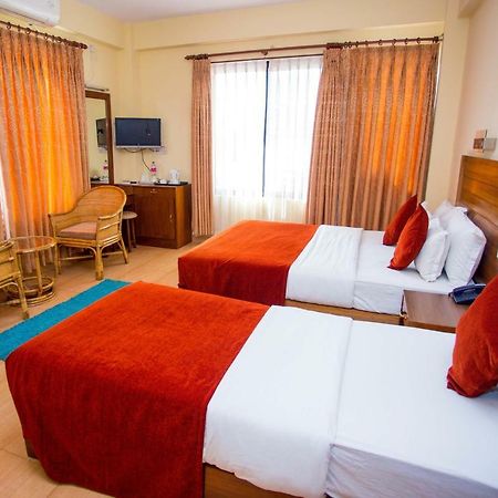 Hotel Tara Pokhara Extérieur photo