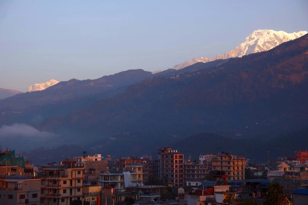 Hotel Tara Pokhara Extérieur photo