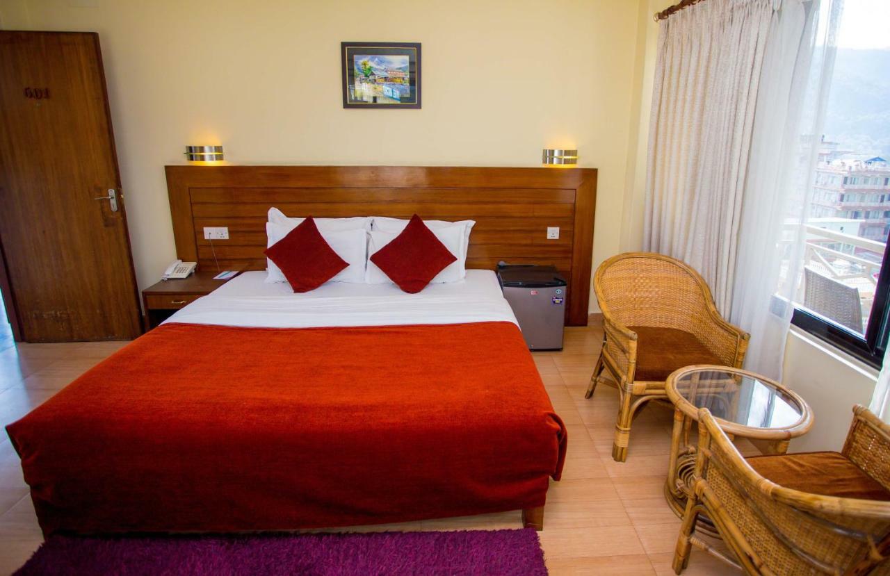 Hotel Tara Pokhara Extérieur photo
