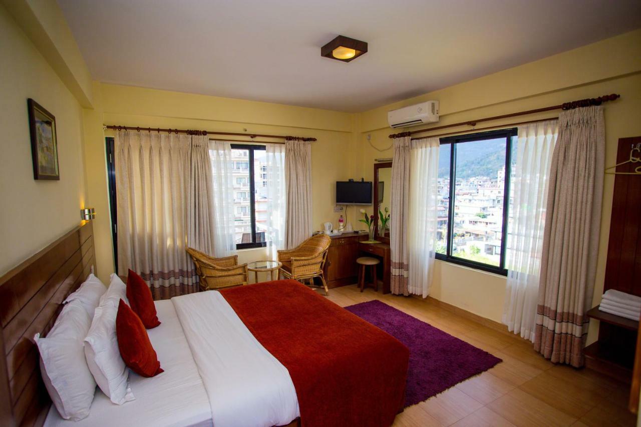 Hotel Tara Pokhara Extérieur photo