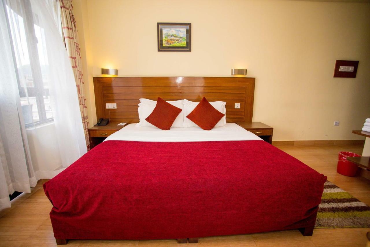 Hotel Tara Pokhara Extérieur photo