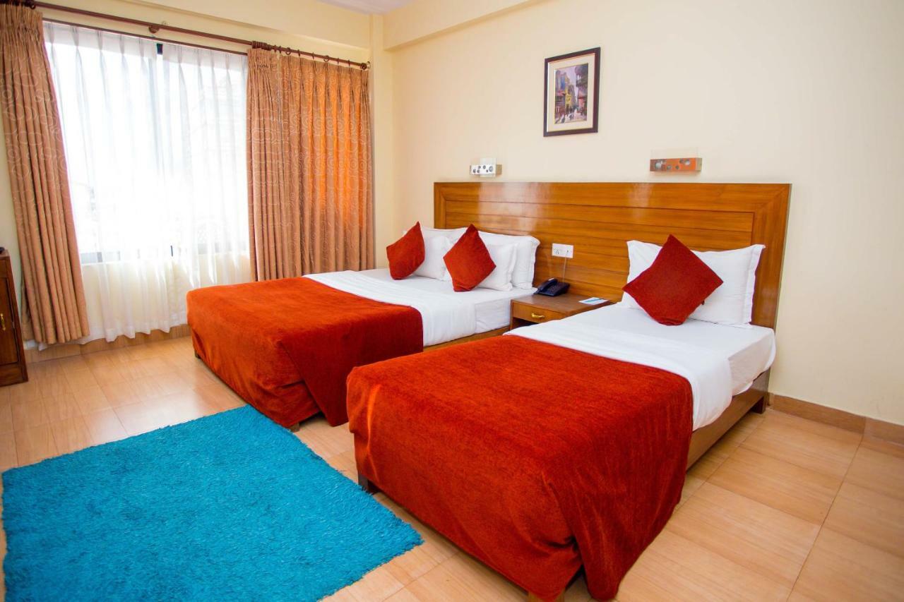 Hotel Tara Pokhara Extérieur photo