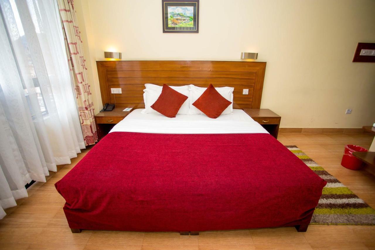 Hotel Tara Pokhara Extérieur photo