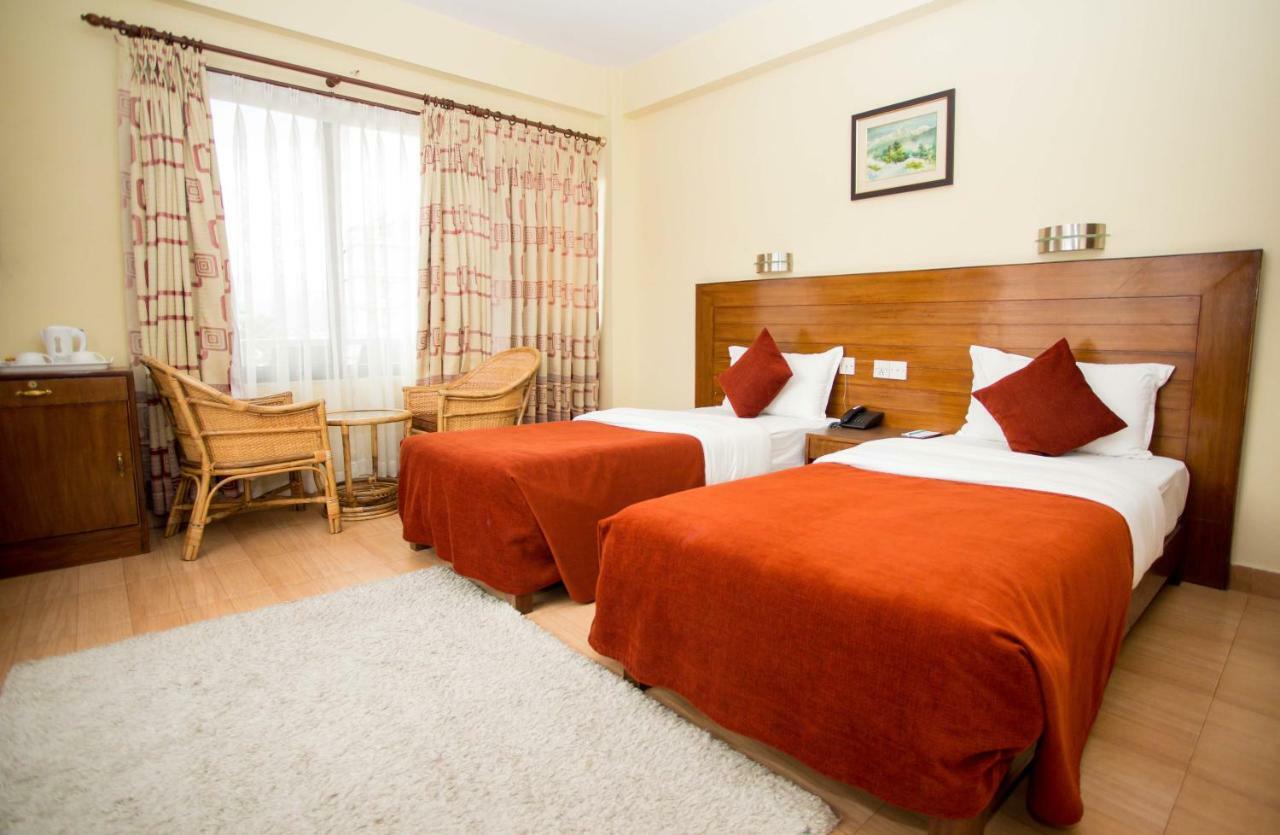 Hotel Tara Pokhara Extérieur photo