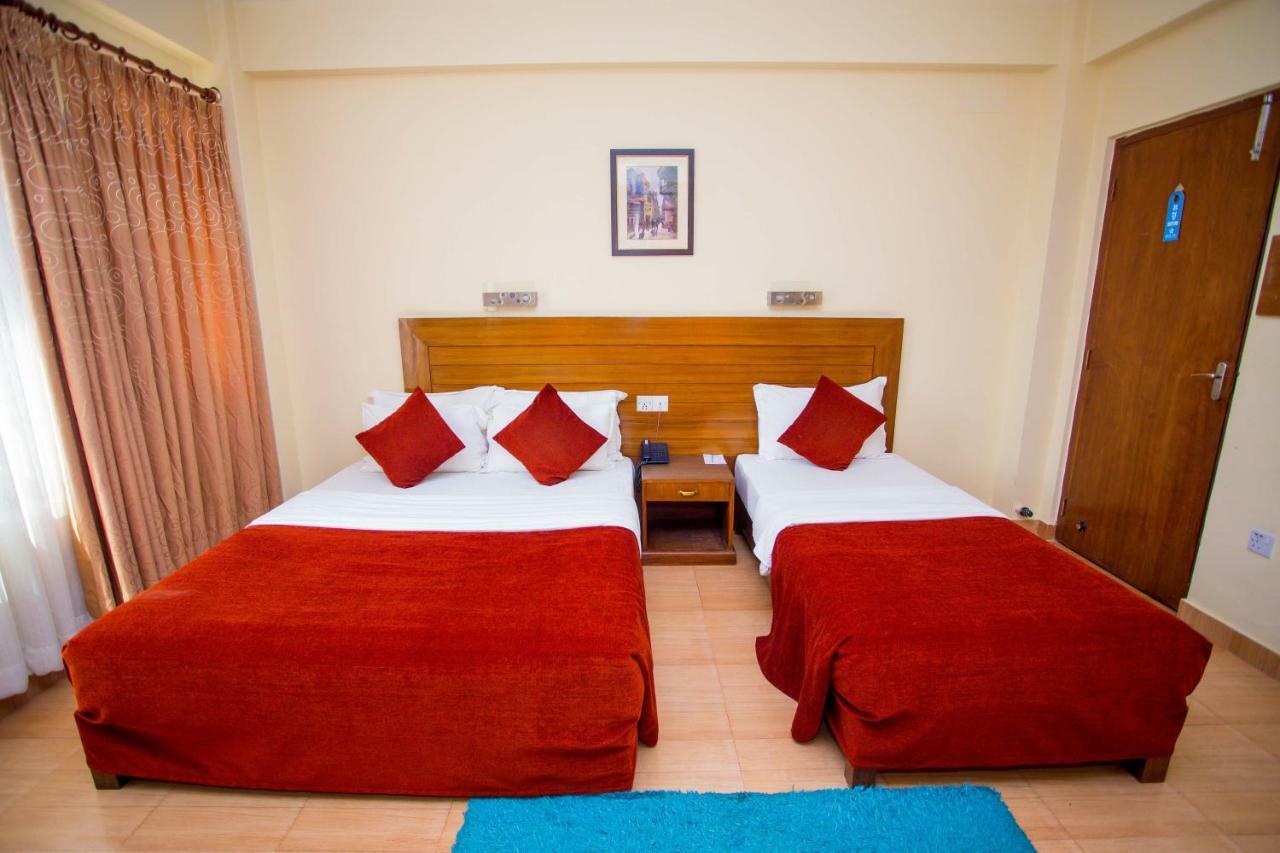 Hotel Tara Pokhara Extérieur photo