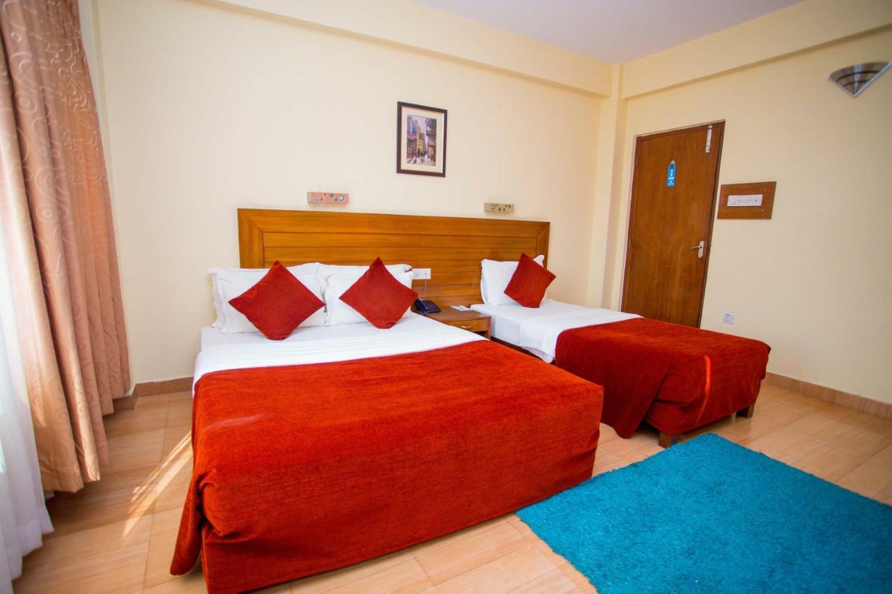 Hotel Tara Pokhara Extérieur photo
